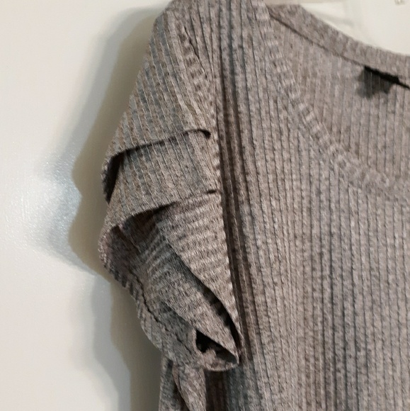 SHIMMERING RIBBED PLATINUM TOP WITH RUFFLE SLEEVES - Picture 2 of 5